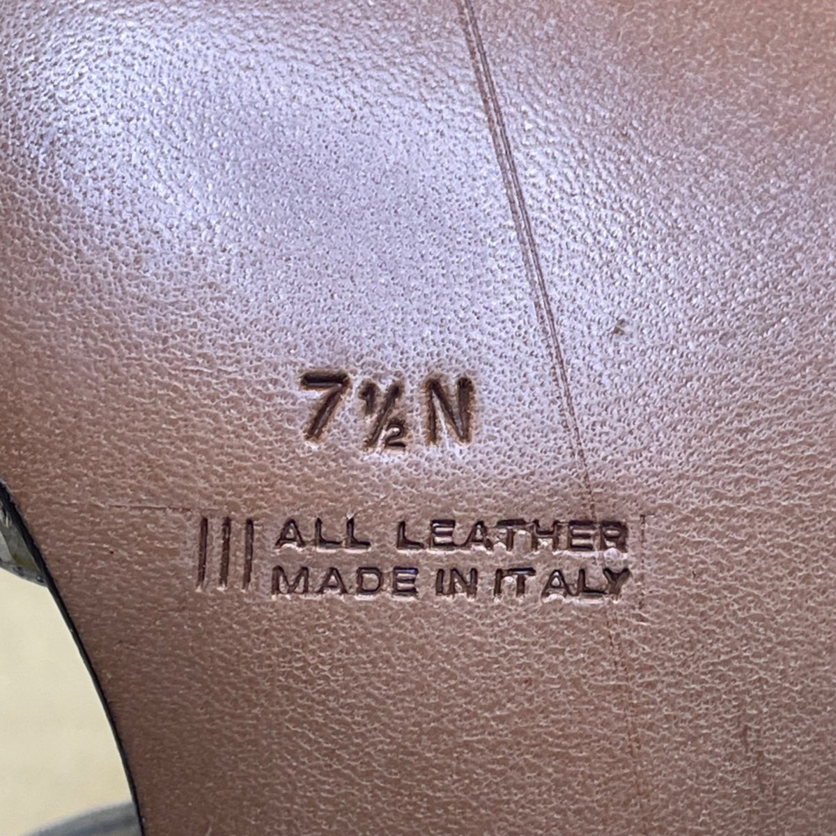 Amalfi By Rangoni Women’s Silver Leather T-Strap Sosta Heeled Sandals Size 7.5