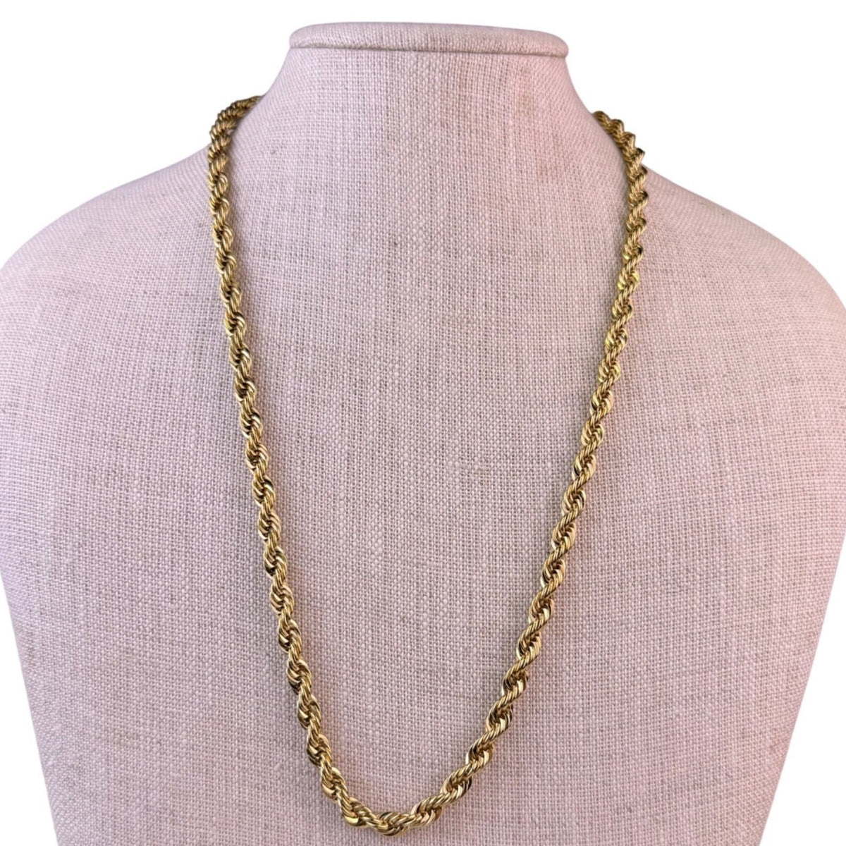 Avon Womens Gold Tone Metal Rope Chain Necklace Vintage Design