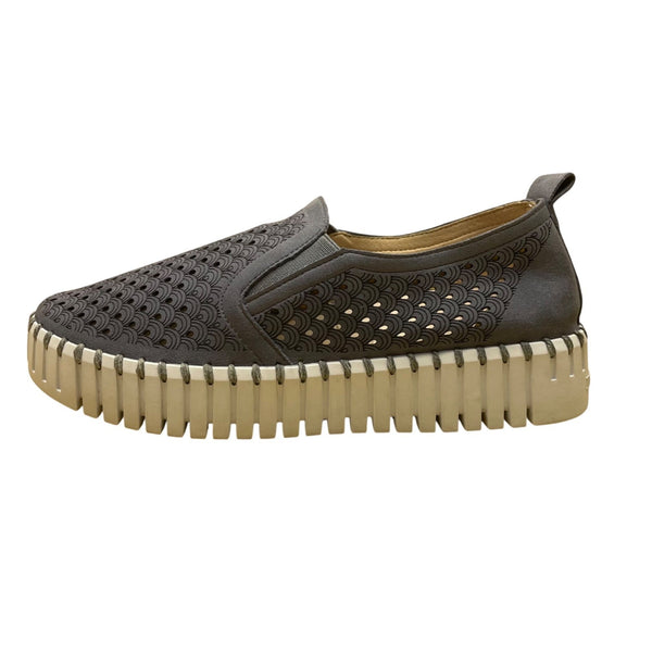 Ilse Jacobsen Women’s Blue Perforated Pattern Stitched Slip-On Shoes Size 39