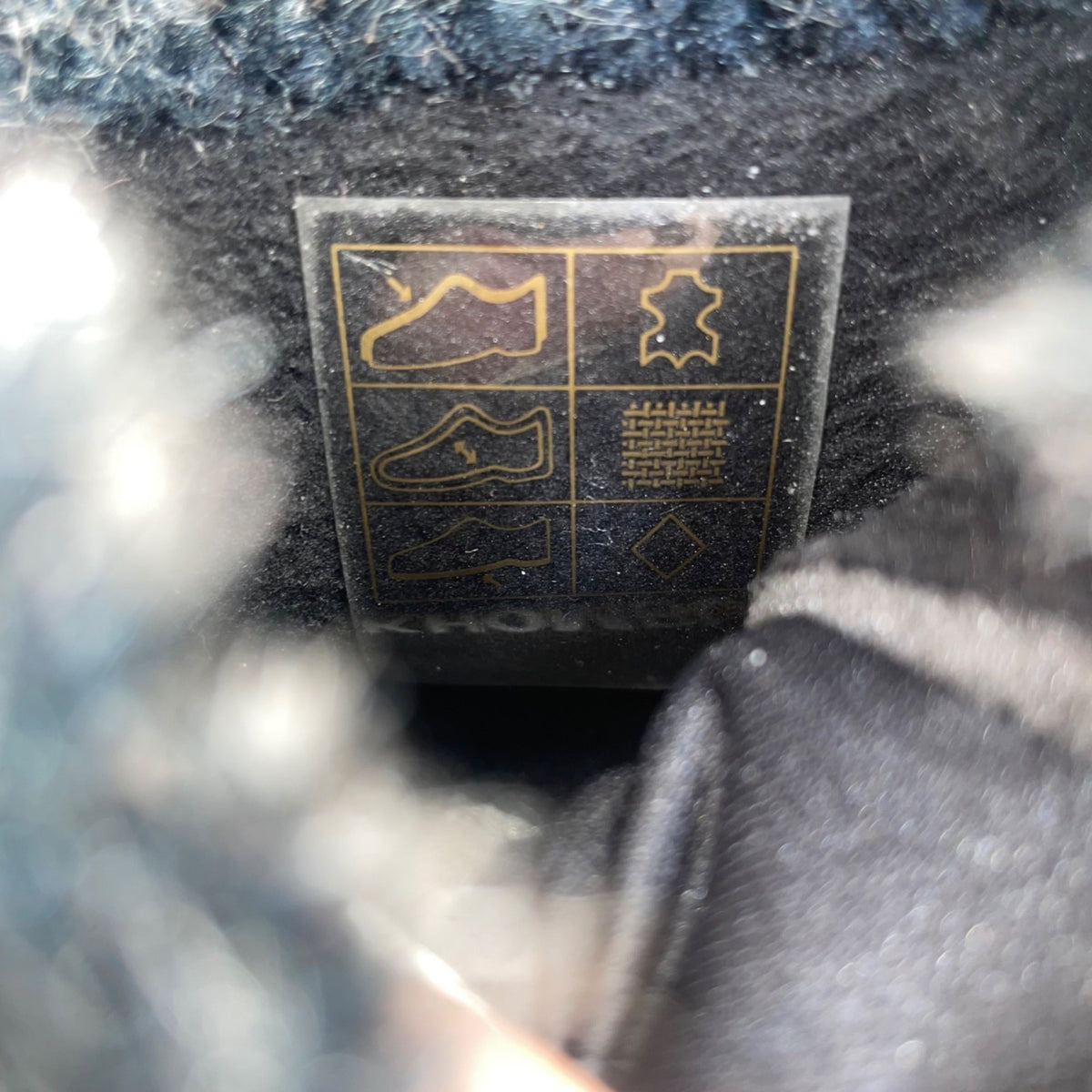 Khombu Women’s Black Leather Faux Fur Winter Buckle Accent Ankle Boots Size 8M