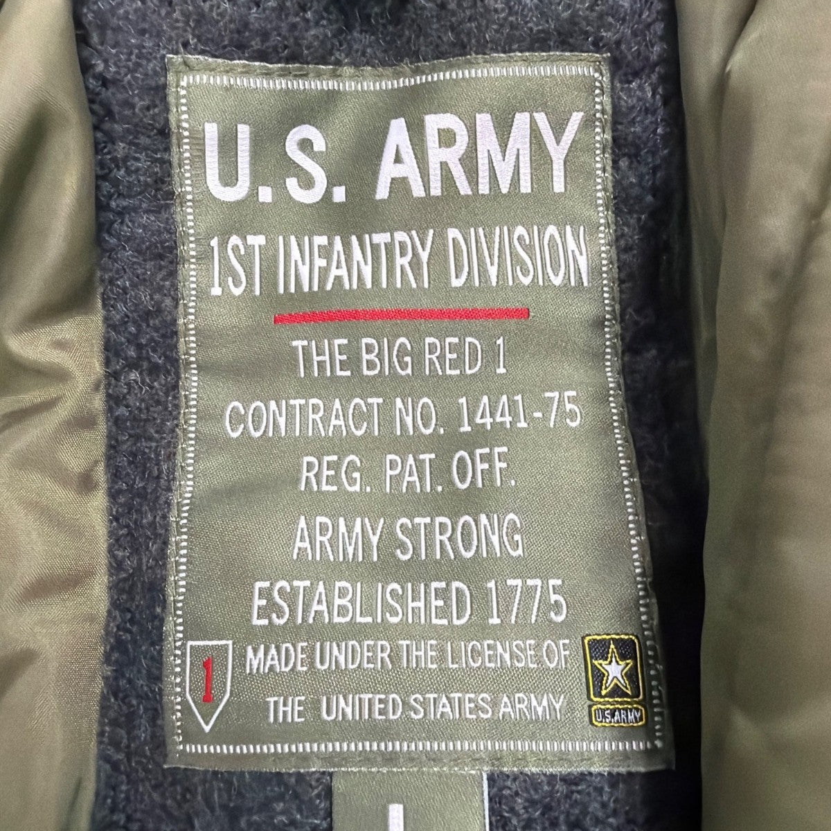 U.S. Army Mens Olive Nylon Bomber Jacket Lightweight Warm Ribbed Cuffs Pockets L