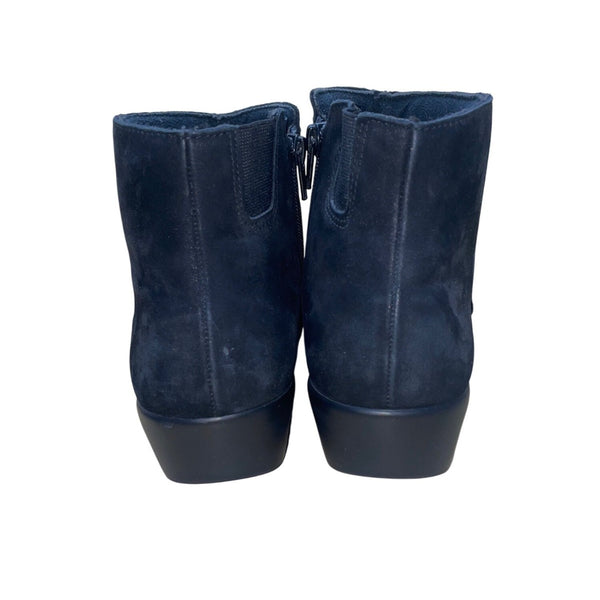 SAS Women’s Black Suede Wide Width Zip Up Closure Ankle Booties Size 6.5