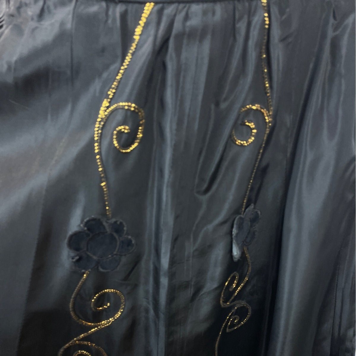 Vintage 80''s Miss Féraud Women's Black  With Embroidered Floral Art Long Skirt