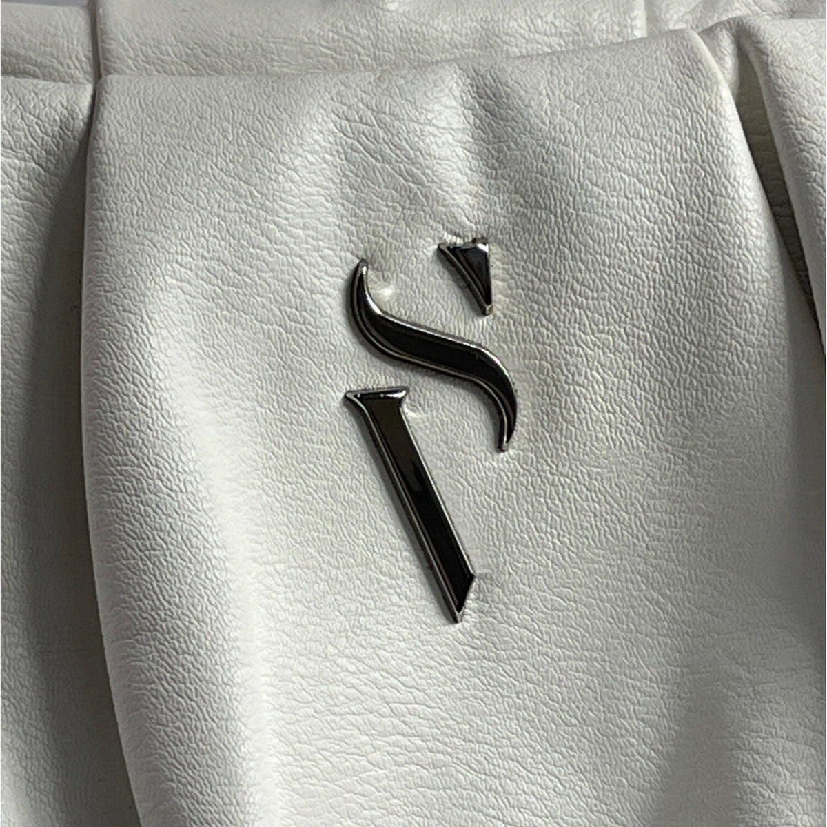 Simply Vera Women's White Ivory Shoulder Bag With Silver Tone Chain Strap Sz M