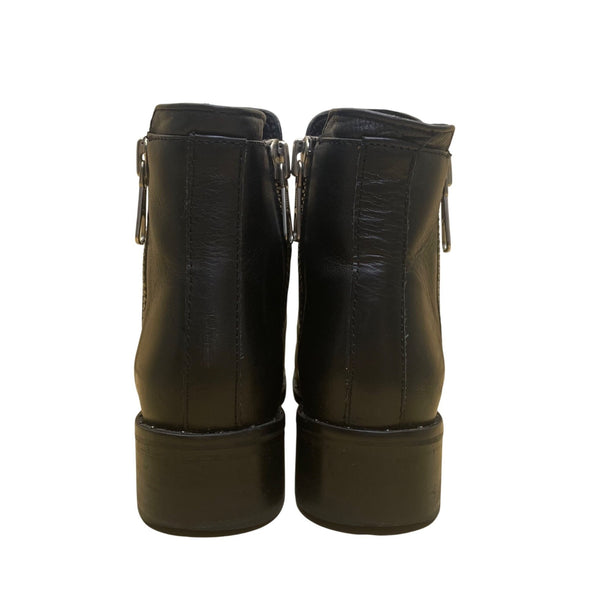 Steve Madden Women’s Black Leather Side Zipper Lanna Ankle Boots Size 6M