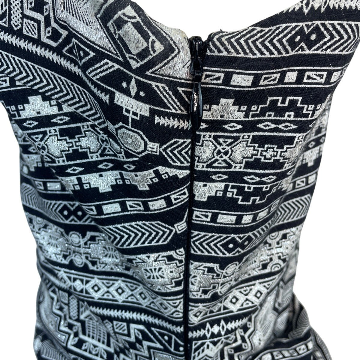Nicole Miller Artelier Black & White Tribal Print Sleeveless Sheath Dress Sz 10