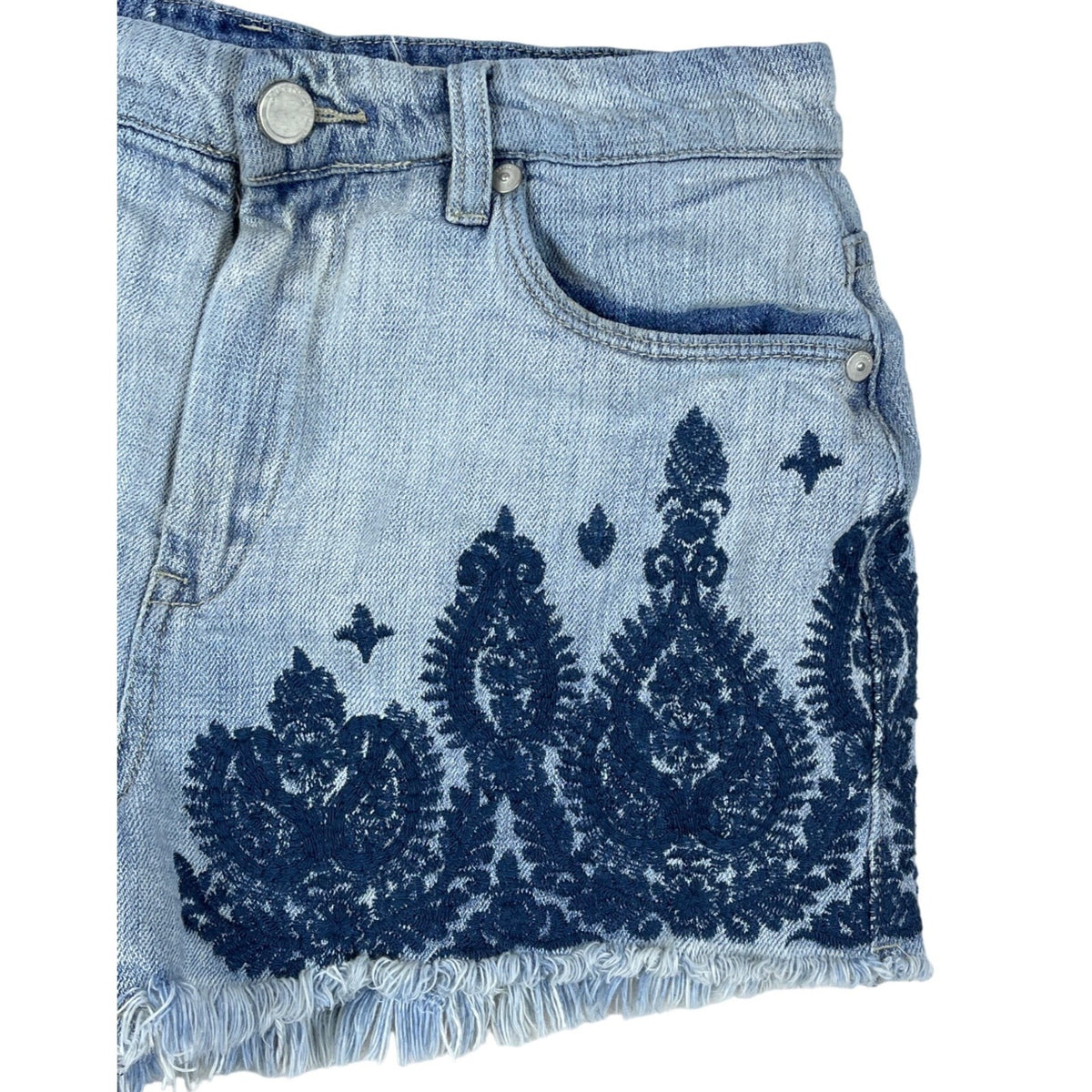 Blank Nyc Women's Light Blue Wedge Cut Off Embroidered Short Sz 28