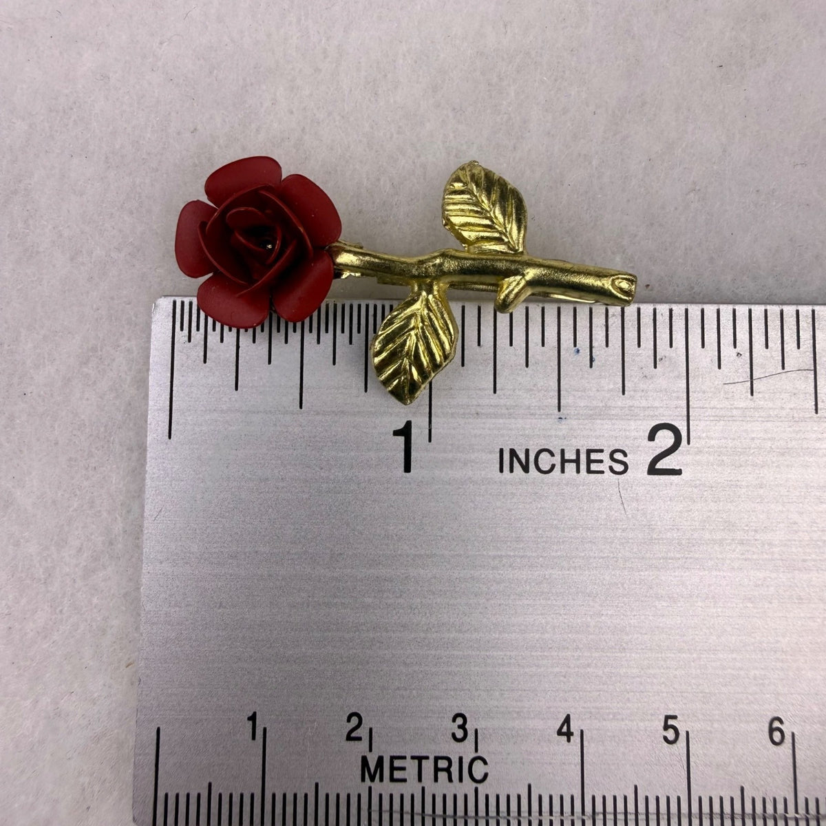 Womens Gold Tone & Red Metal Rose Brooch Floral Pin Vintage Design