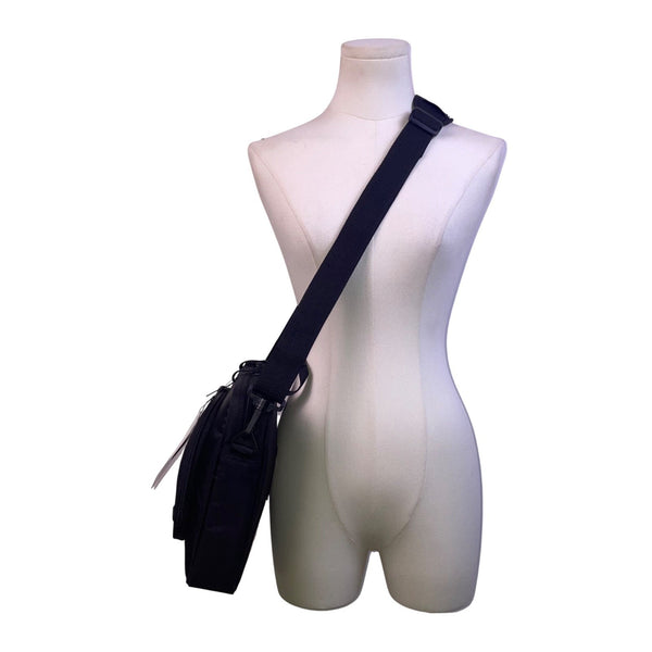 Targus Men’s Black Nylon Adjustable Strap Messenger Intellect Laptop Bag