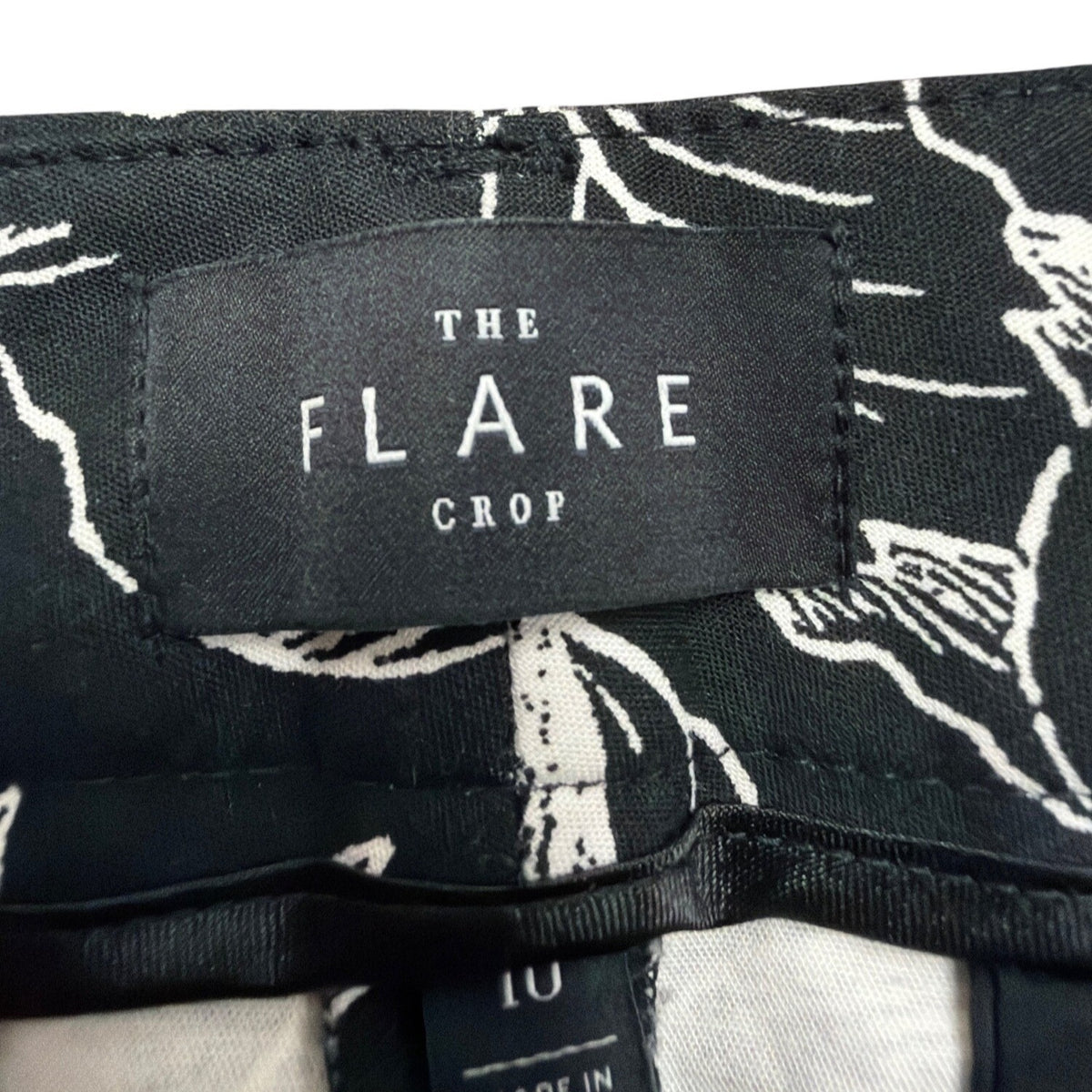 White House Black Market Womens Black Floral Flare Crop Pants Size 10