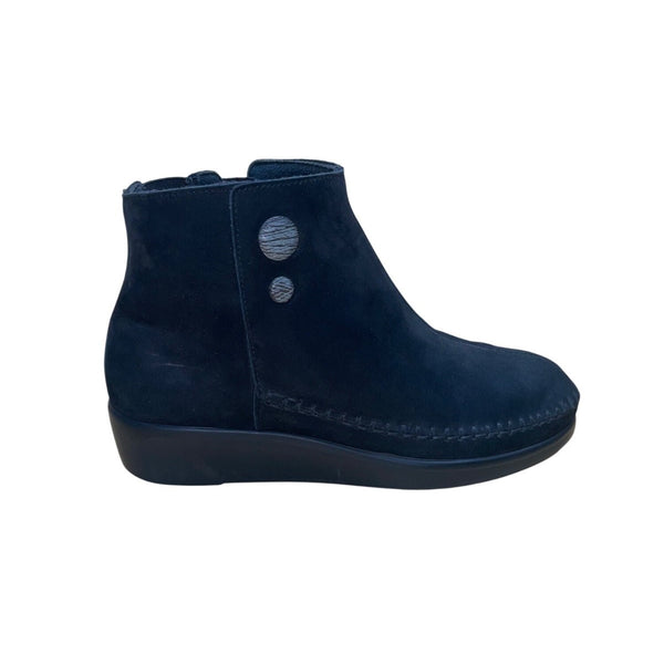 SAS Women’s Black Suede Wide Width Zip Up Closure Ankle Booties Size 6.5