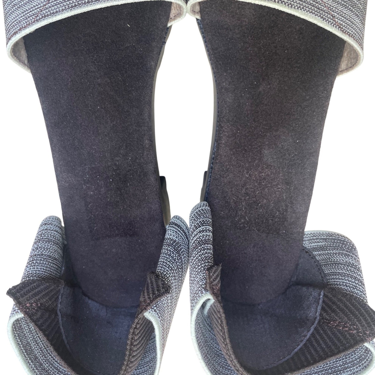 Women’s Black & Gray Lug Sole Stretchy Elastic Two Strap Sandals Size 7