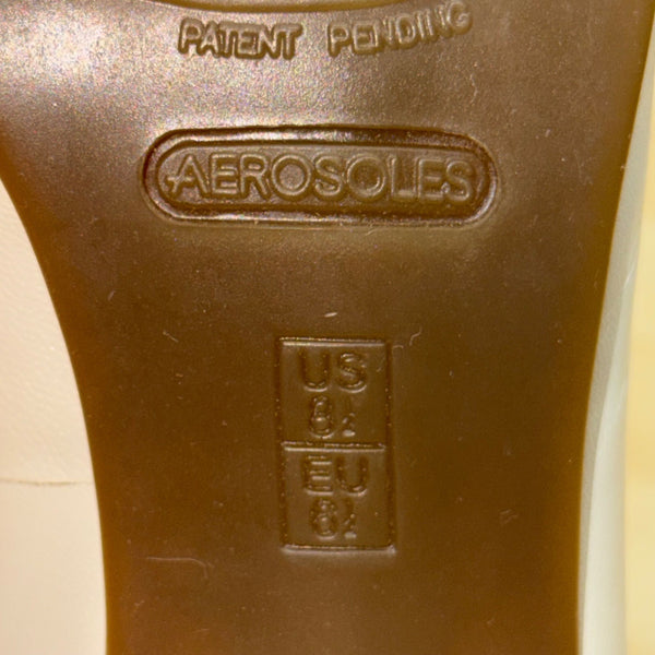 Aerosoles Women’s Ivory Leather Dolled Up Classic Pump Heels Size 8.5M