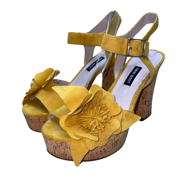 Nine West Women’s Yellow Suede floral appliqué Winflower Platform Sandals Sz 6.5