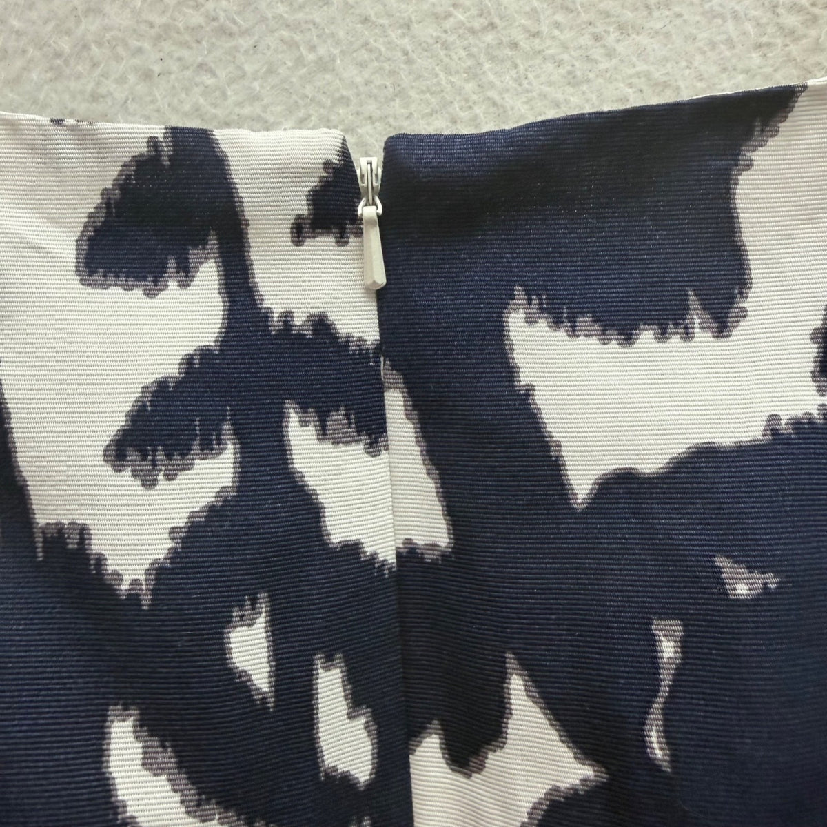 Adrianna Papell Women’s Navy/White  Sleeveless Dress Abstract Print Size 2 - New