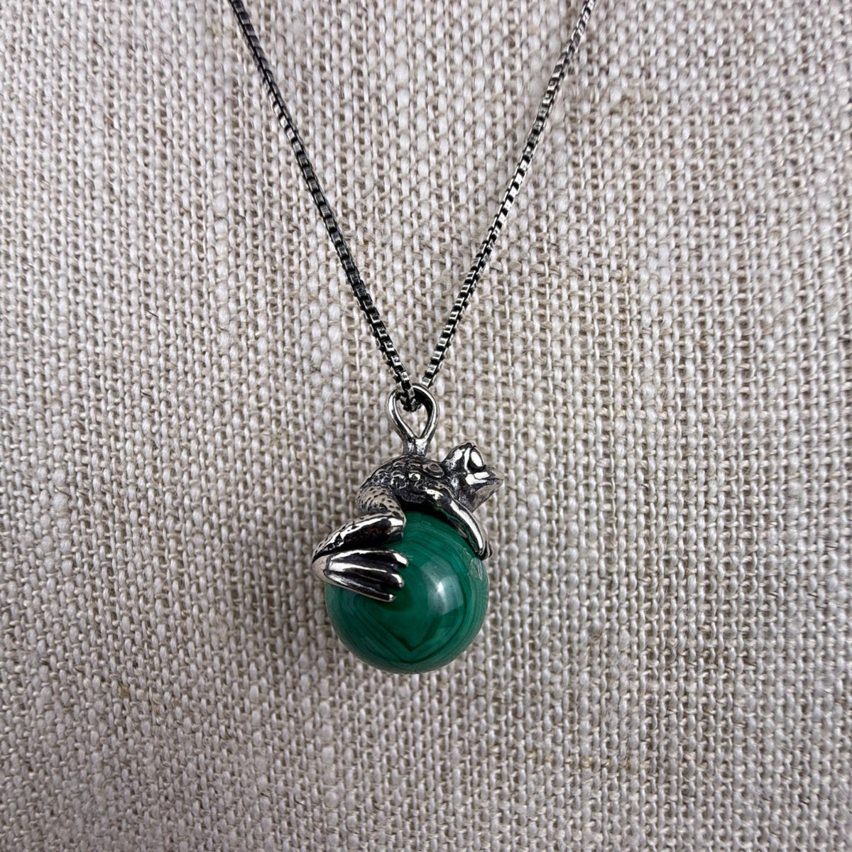 Sterling Silver 925 Womens Green Malachite Frog Pendant Necklace