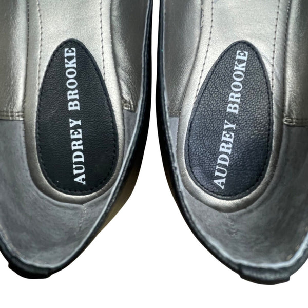 Audrey Brooke Women’s Black Leather Cici Taper Toe Flat Shoes Size 8M