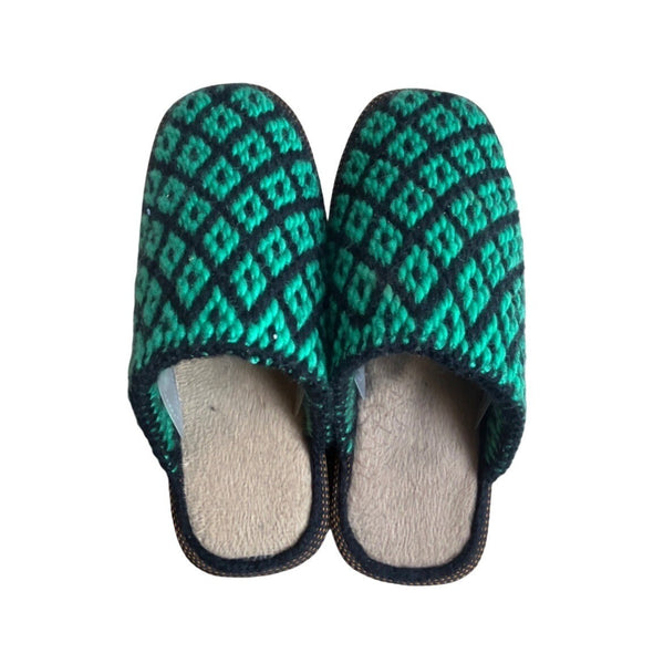 Women's Green & Black Wooven Quilted Pattern Slippers Sandals Size 9.5/10