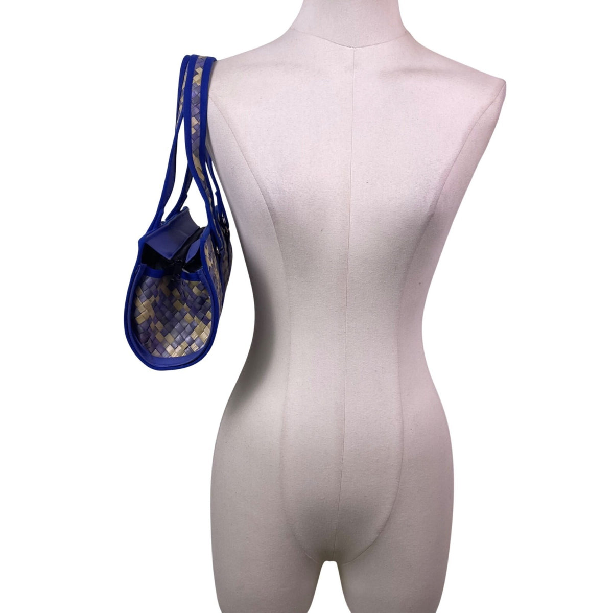 Woven Tote Bag Blue & Beige Checkered Pattern Flower Charm Detailing Handles