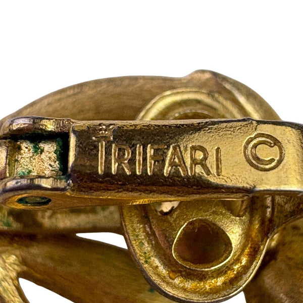 Crown Trifari Womens Gold Tone Metal Clip-On Earrings Vintage Swirl Leaf Design