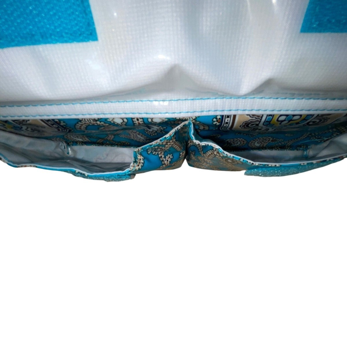 Vera Bradley Women’s Aqua & White Paisley Print Adjustable Strap Lunch Bag