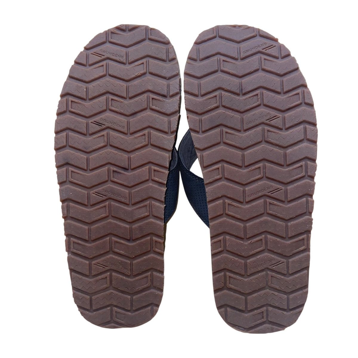 Grundéns Men’s Gray Foam Perforated Straps SeaDek Deckhand Flip-Flops Size 9