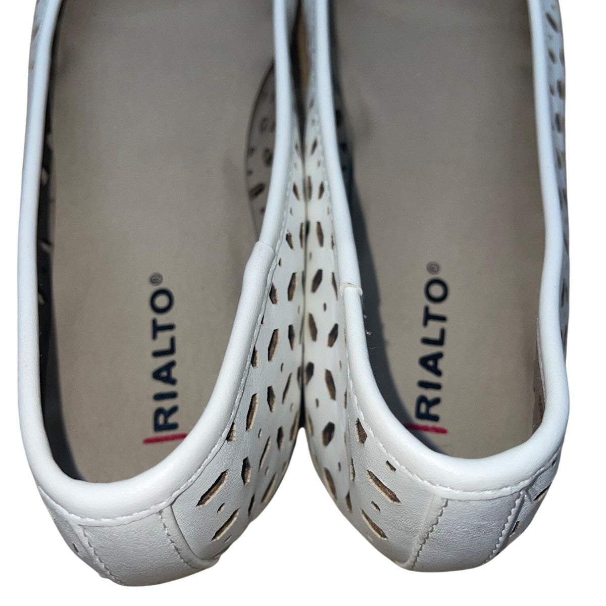 Rialto Women’s White Synthetic Bow Accents Cutout Garry Ballet Flats Size 8.5M