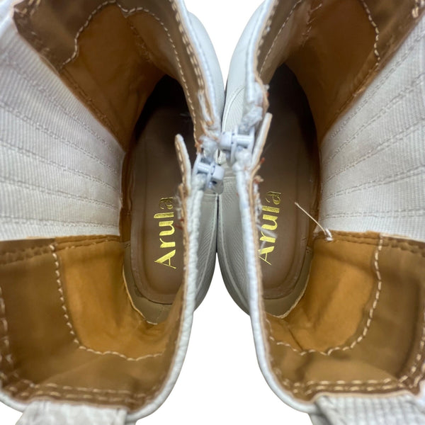 Arula Women’s White Faux Embossed Leather Western Block Heel Ankle Boots Size 8W