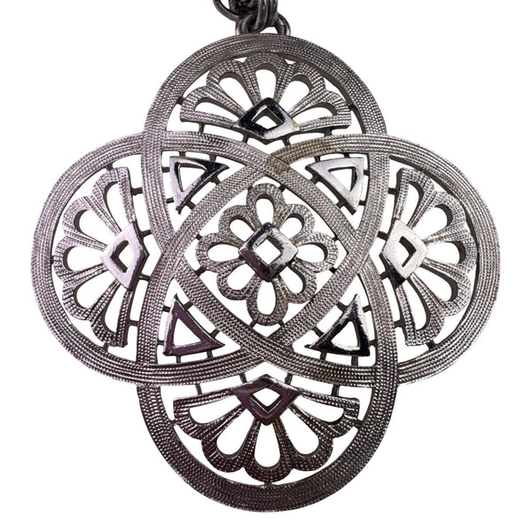 Vintage Queen Trifari Womens Silver Tone Metal Flower Knot Medallion Necklace