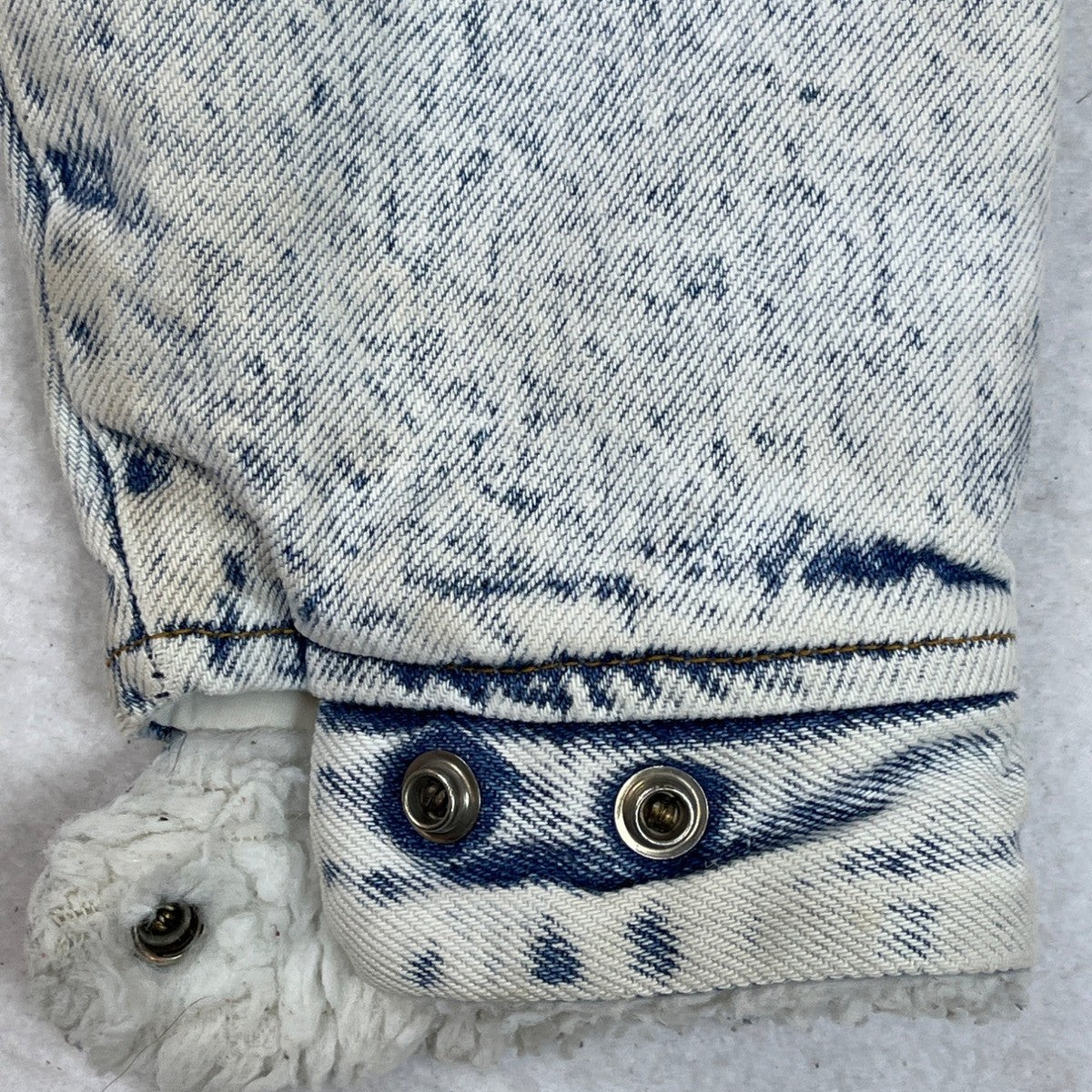 Levis Kids Sherpa Lined Denim Jacket Blue Faded Look Cozy & Stylish Outerwear