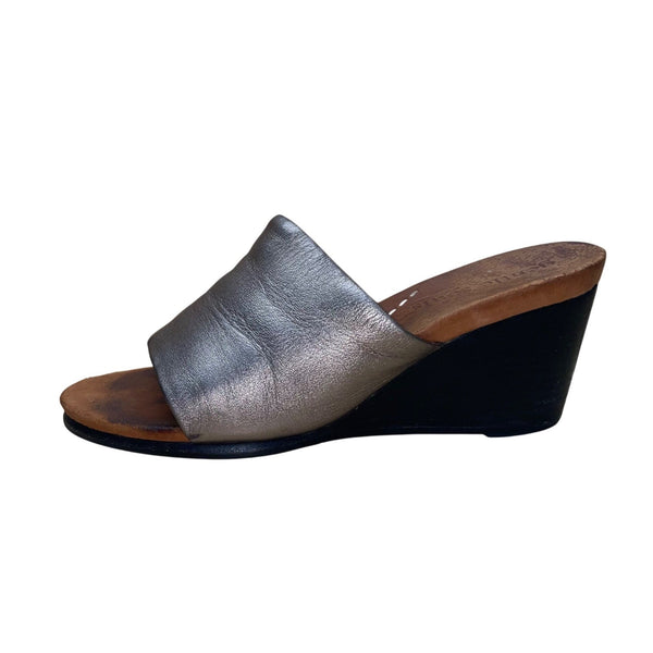 Gentle Souls Women’s Golden Brown Leather Gabe-Olicious Wedge Sandals Size 7.5M