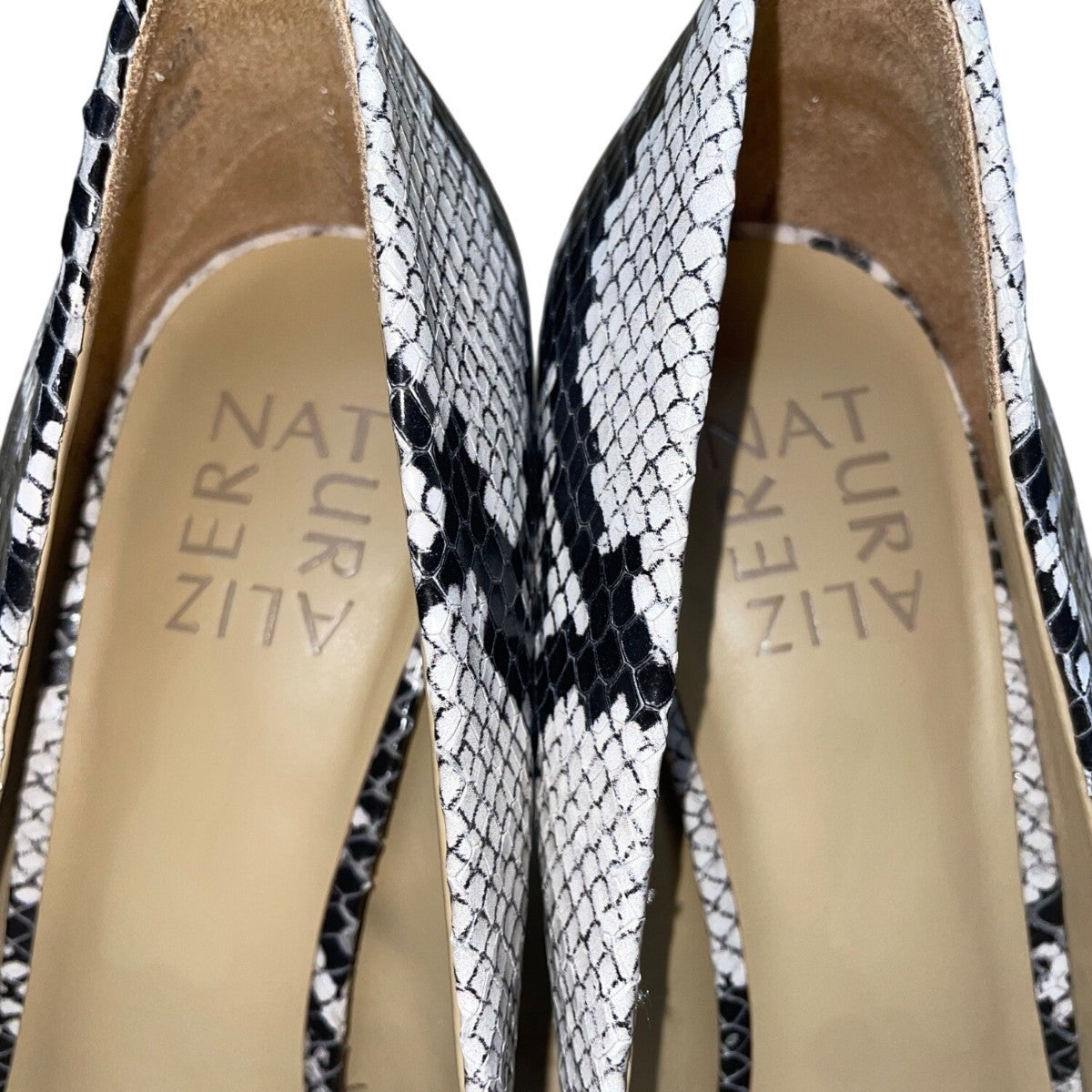 Naturalizer Women’s Alabaster Snake Embossed Mid-Heels Evie Pumps Size 7.5 M