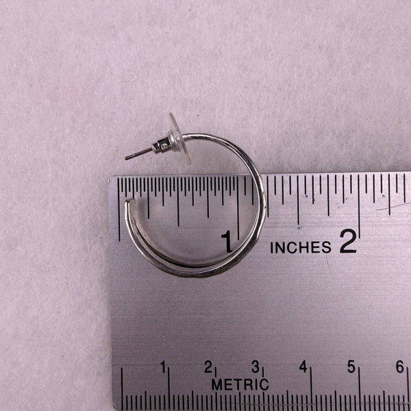 Kendra Scott Womens Silver Tone Silver Hoop Earrings  Modern Design