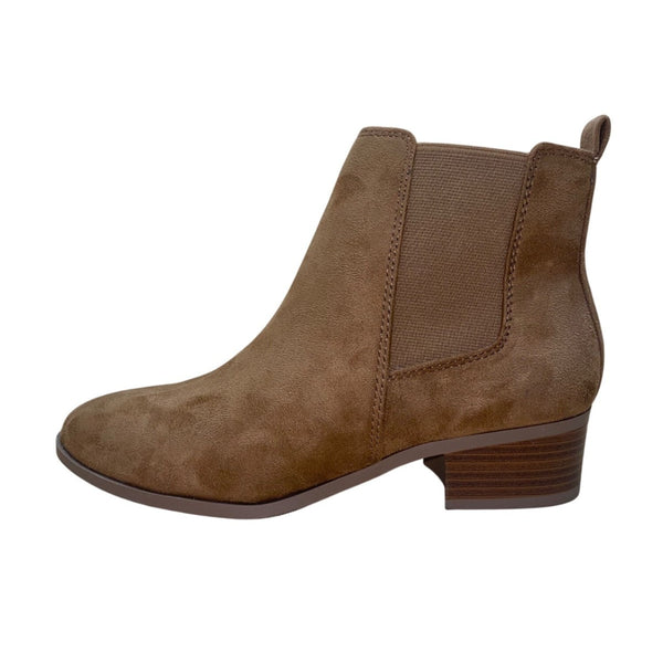 Soda Women’s Brown Faux Suede Slip-On Stacked Heel Chelsea Ankle Booties Sz 8.5