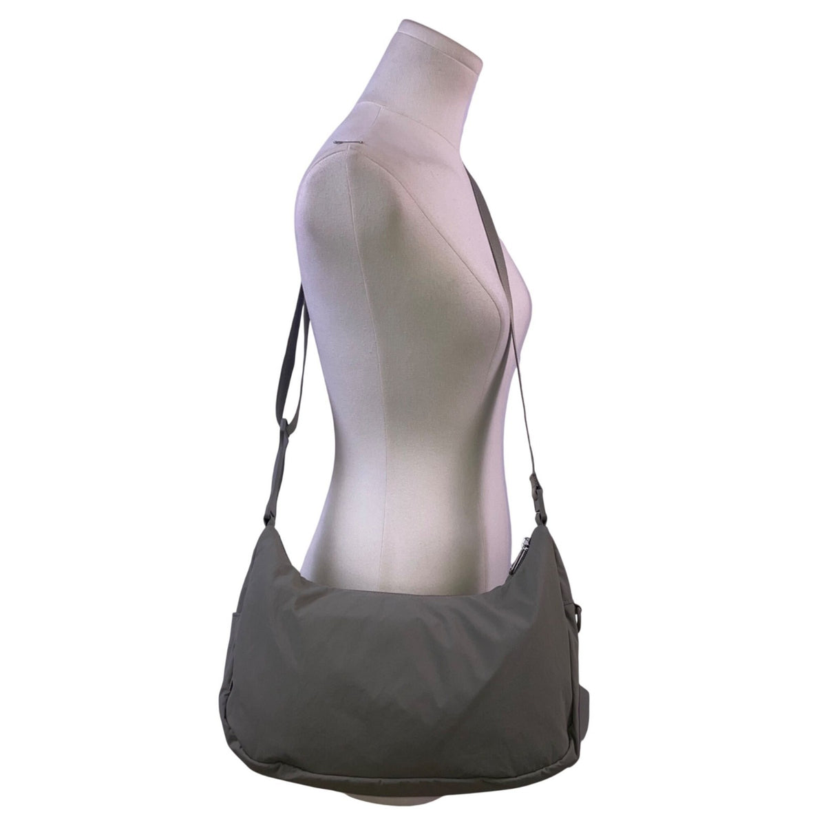 Athleta Women’s Green Nylon Adjustable Strap Anytime Crescent Crossbody Bag
