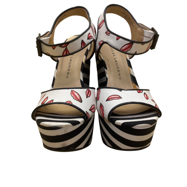 Chinese Laundry Women’s Black White Lips Print Striped Open Toe Wedge Heel Sz 7