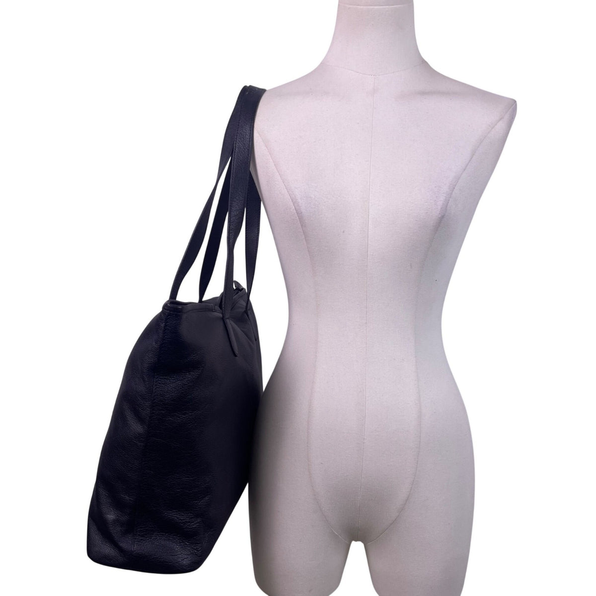 Jack Georges Women’s Black Leather Dual Shoulder Zip Closure Straps Tote Bag