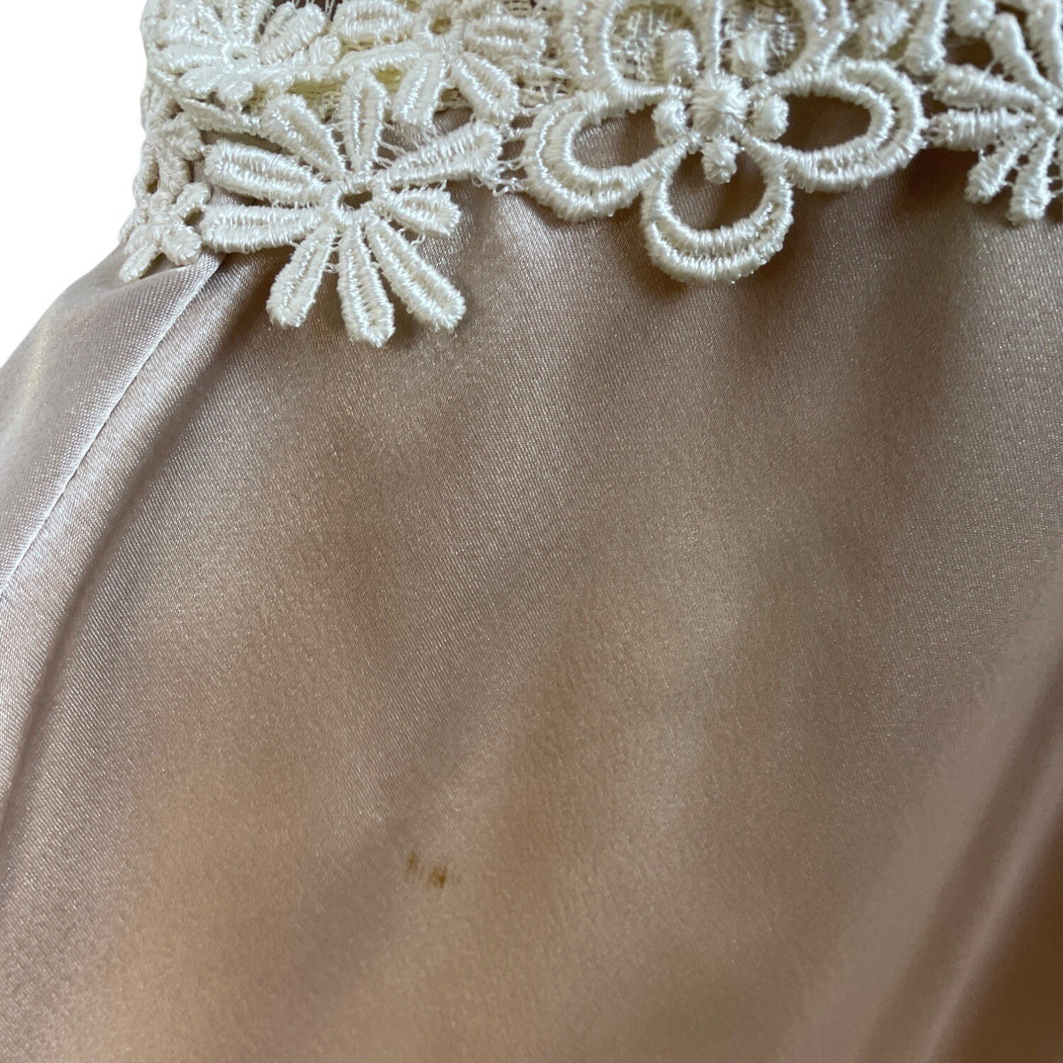 Vintage Cachet Women’s Beige & Ivory Lace Satin Puff Sleeve Midi Dress