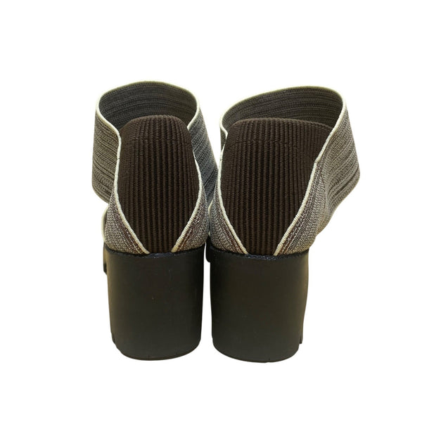 Women’s Black & Gray Lug Sole Stretchy Elastic Two Strap Sandals Size 7