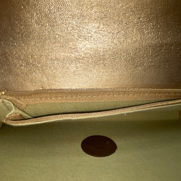 Vtg La Regale Women’s Gold Metal Mesh Shoulder Strap asymmetrical Evening Clutch