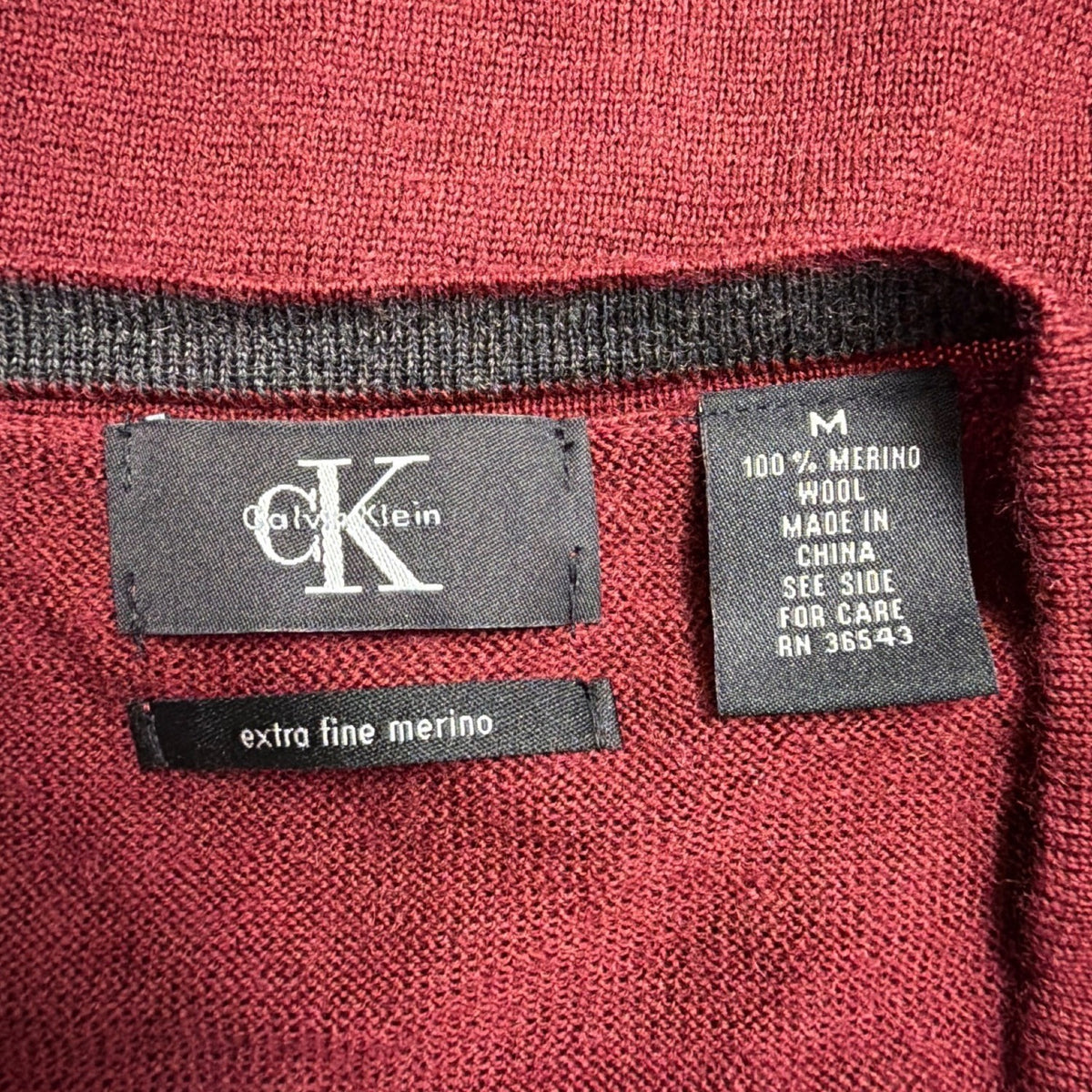 Calvin Klein Mens Red Merino Wool V-Neck Sweater Classic Fit Lightweight Size M