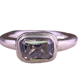 Sterling Silver Vintage Minimalist Womens Ring With Rectangle Transparent Stone 