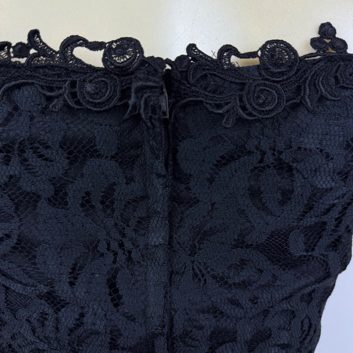 Vintage Roberta Elegant Black Lace Off-Shoulder Dress Short Sleeve A-Line