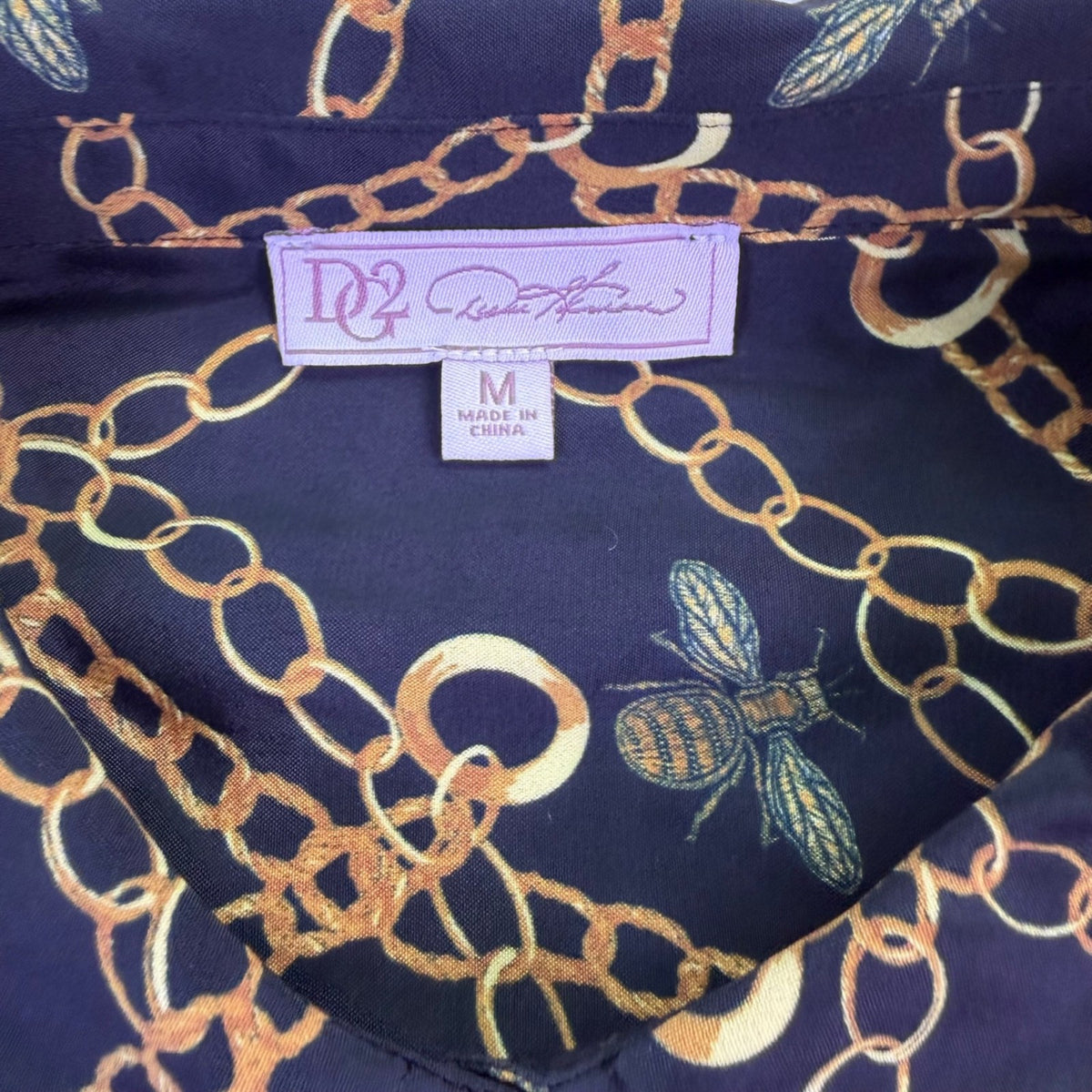 D2 Womens Black Gold Chain Bee Pattern Button-Up Blouse Long Sleeves Size M