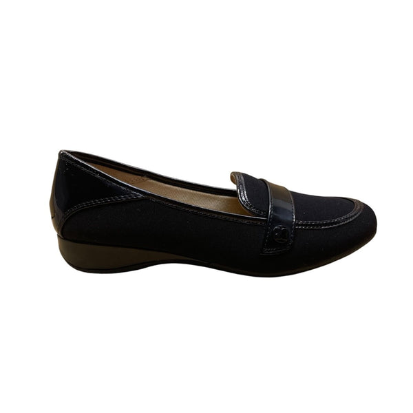 Kelly & Katie Women’s Black Fabric With Patent Trim Slip-On Danic Loafer Size 7M