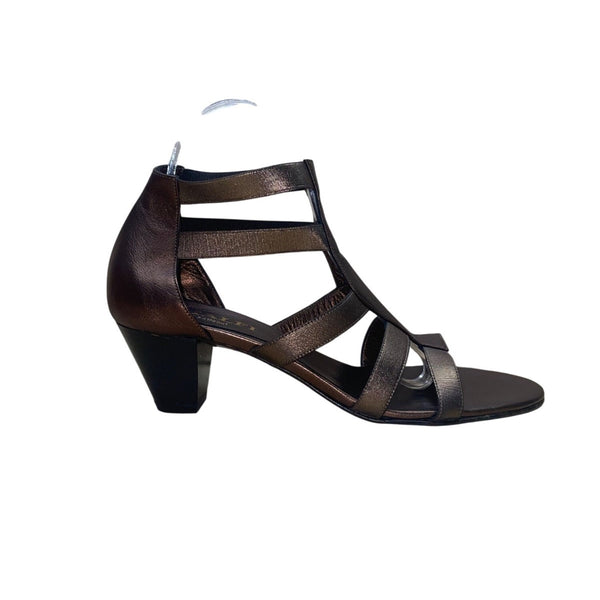 Amalfi By Rangoni Women’s Copper Brown Strappy Leather Low Heel Sandals Size 9M