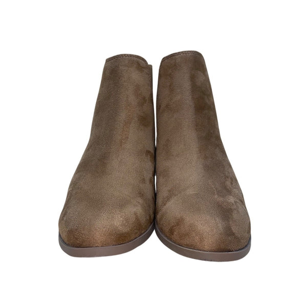 Soda Women’s Brown Faux Suede Slip-On Stacked Heel Chelsea Ankle Booties Sz 8.5