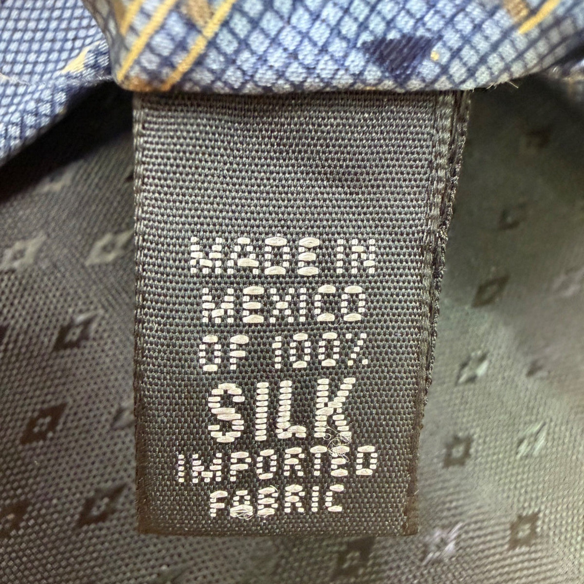 Neo Bill Blass Mens Blue Silk Patterned Necktie Diamond Motif Made In Mexico