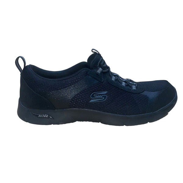 Skechers Women’s Black Arch Fit Slip-On Machine Washable Sneakers Size 7.5