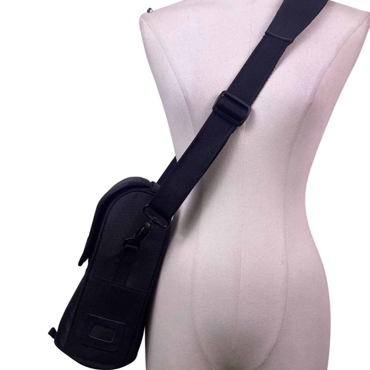 Nikon Unisex Black Nylon Adjustable Straps CL-M2 & CL-M3 Crossbody Lens Cases